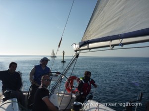 Rodeando la boya de las Medas